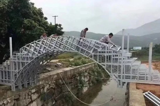 轻钢龙骨