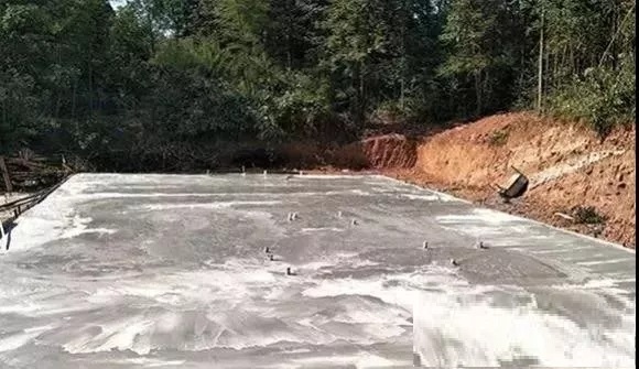 轻钢别墅的地基要做多深？(图2)